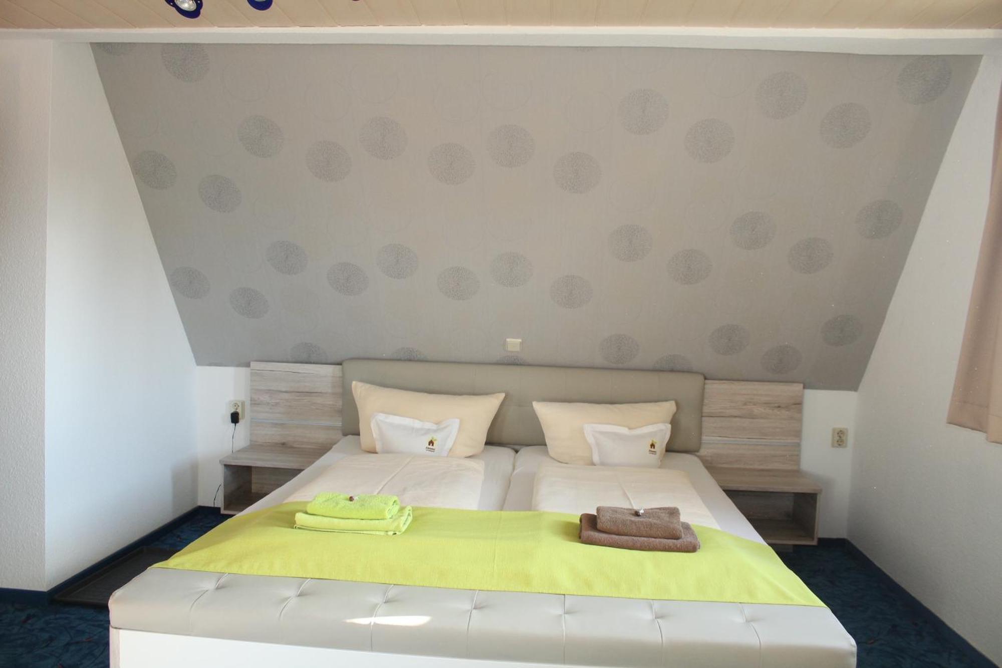 Kraeuterhotel Garni Zur Klostergrotte Nohra  ภายนอก รูปภาพ