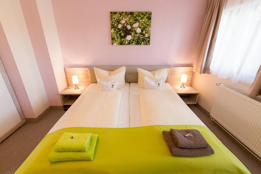 Kraeuterhotel Garni Zur Klostergrotte Nohra  ภายนอก รูปภาพ