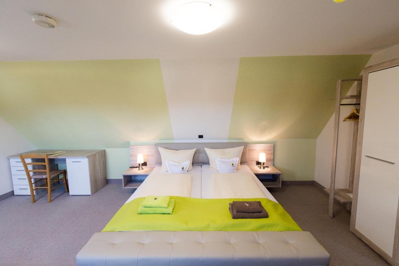 Kraeuterhotel Garni Zur Klostergrotte Nohra  ภายนอก รูปภาพ